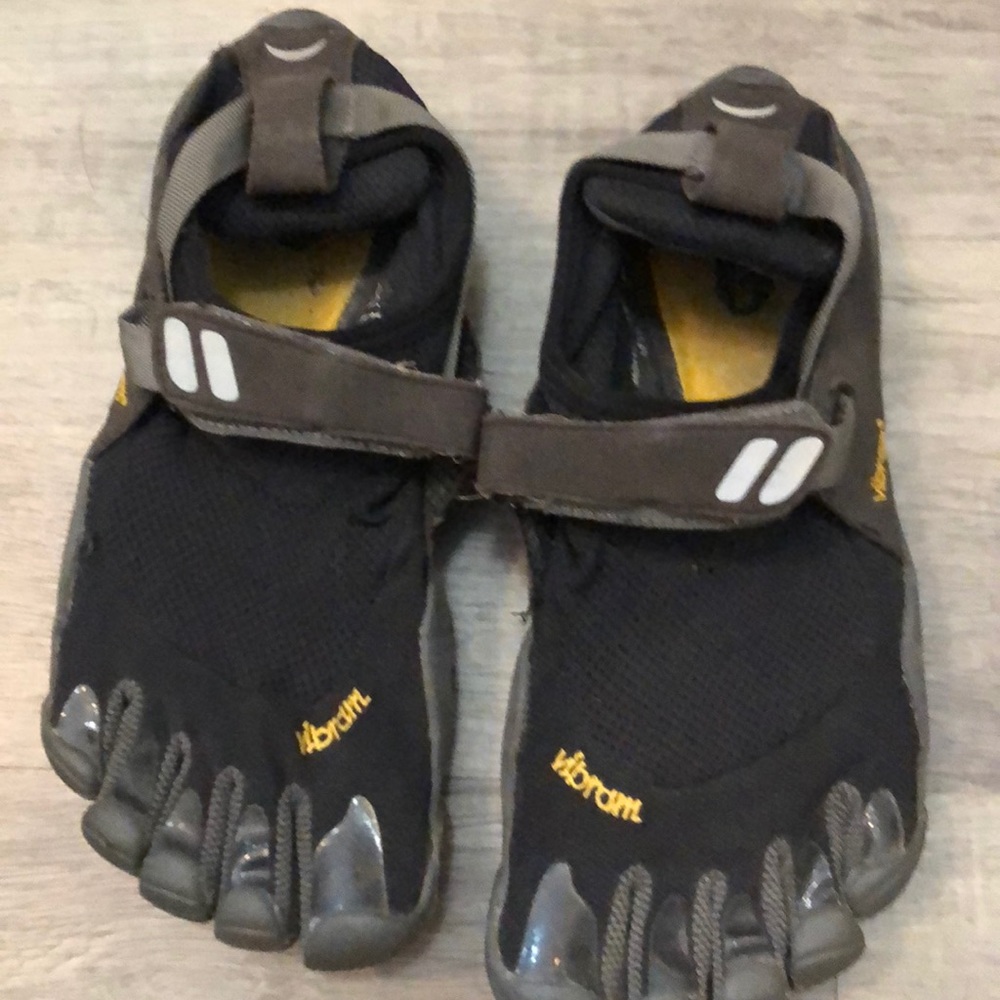Vibram toe shoes